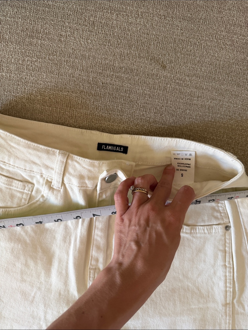Flamingals Cream White Barrel Jeans NWOT size Small - Picture 3 of 7